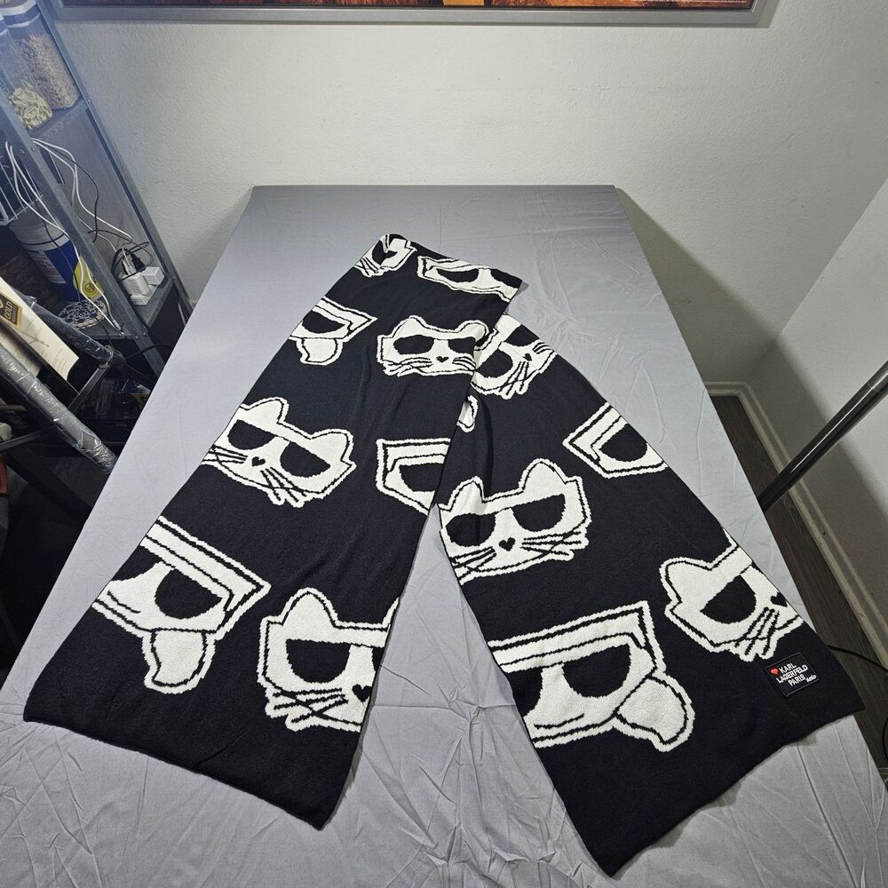 Karl Lagerfeld Paris reversible scarf cat